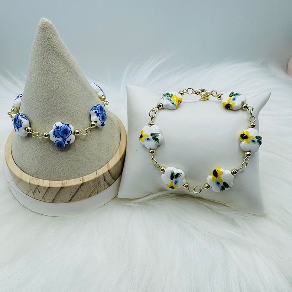 Floral Charm Bracelet Set - Blue and Yellow - Picture 1 of 6